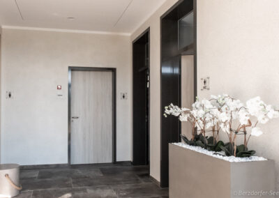 Teren obiektu centralnego, campingu Berzdorfer See.