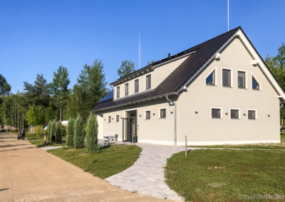 Centralny budynek kempingowy na plaży Blaue Lagune, Berzdorfer See.